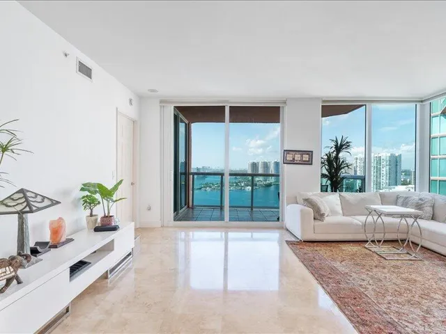 08-3370 Hidden Bay Dr #2409_008