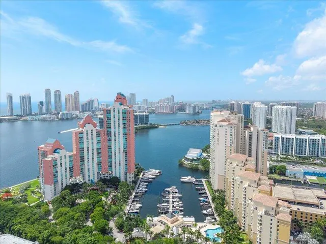 64-3370 Hidden Bay Dr #2409_064