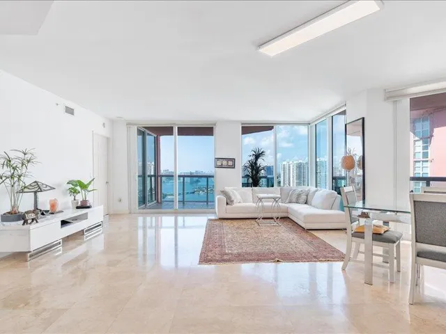 02-3370 Hidden Bay Dr #2409_002