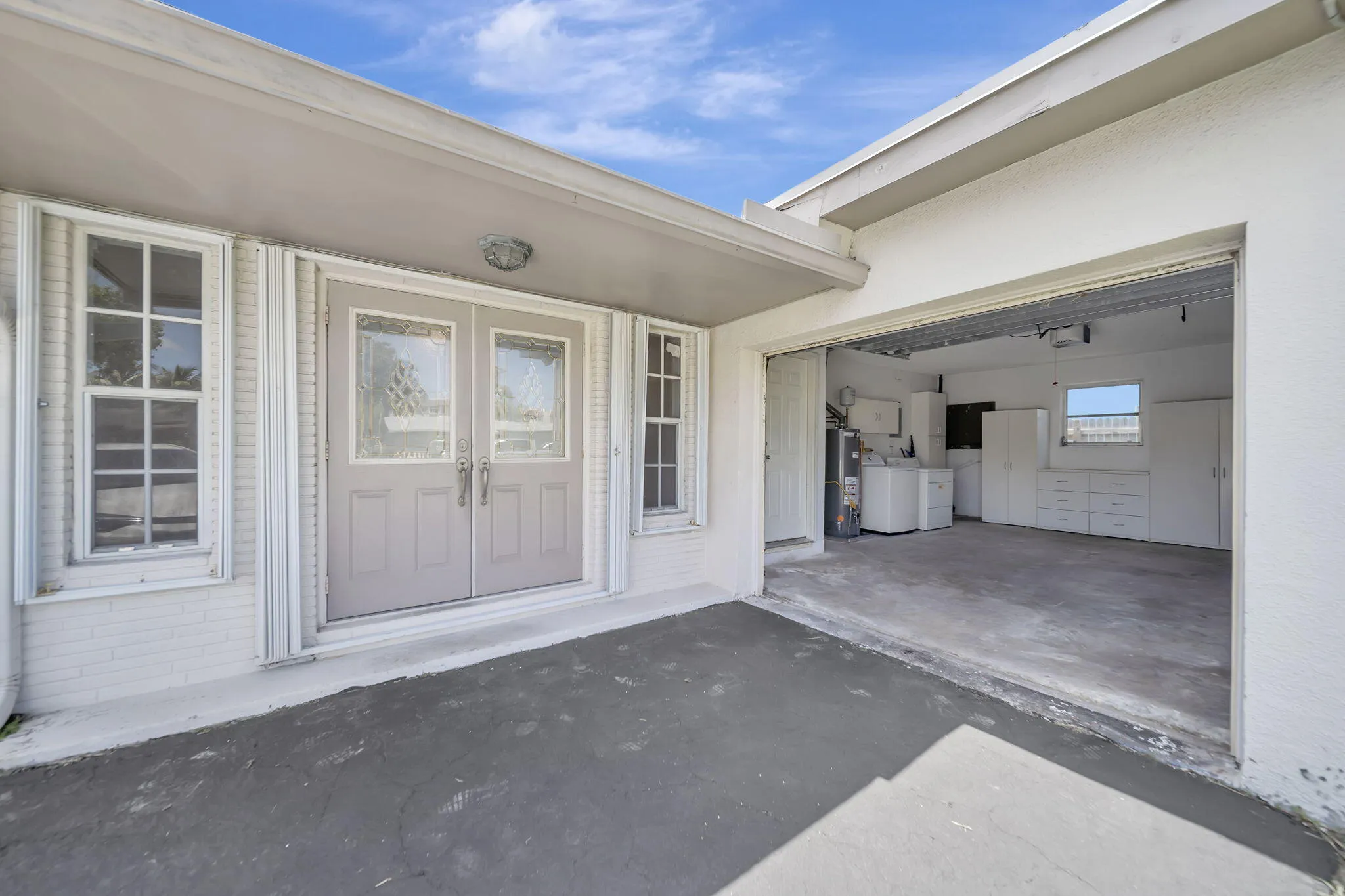 Front view with garage