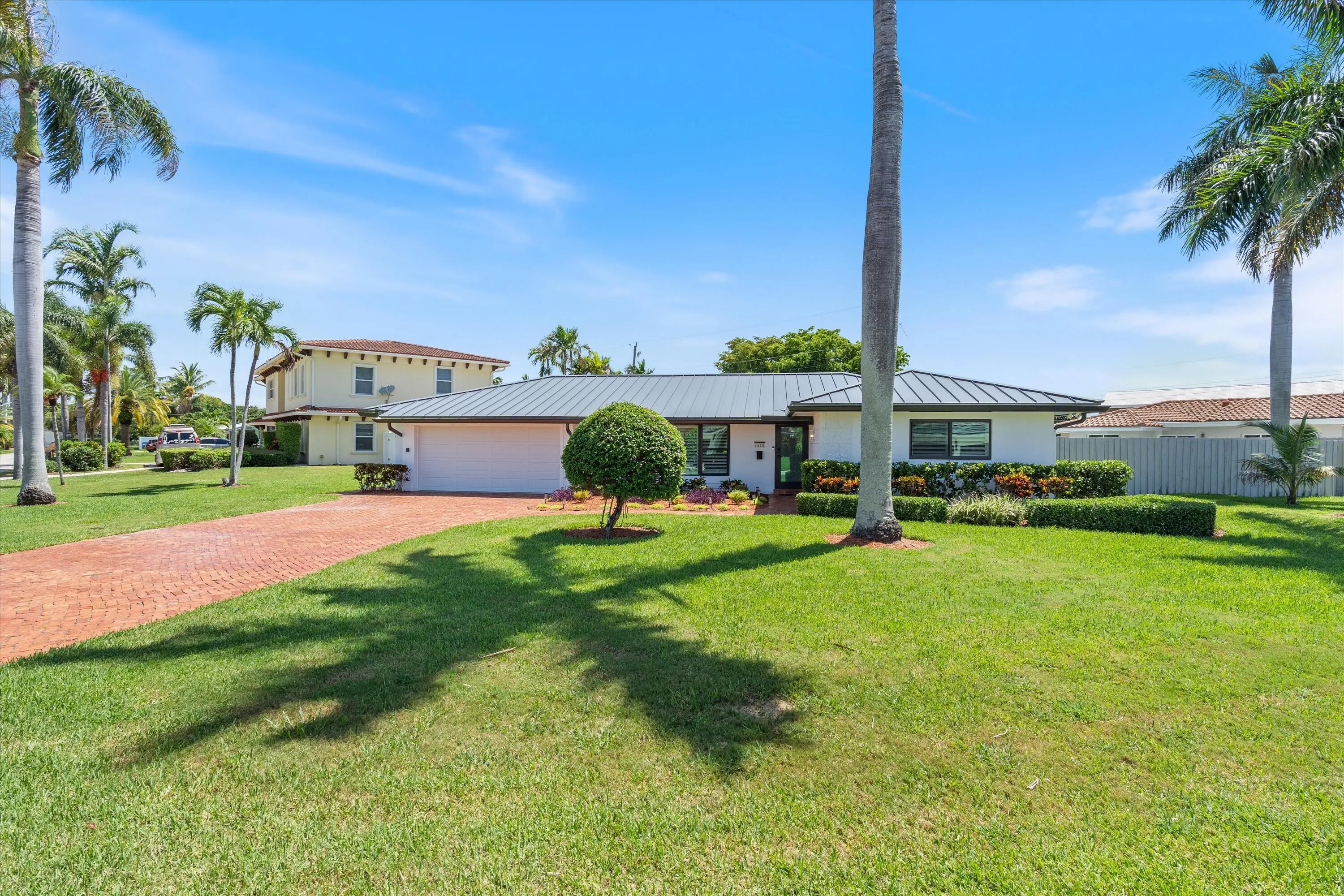 02-4410 NE 24th Ave Light House Point, F