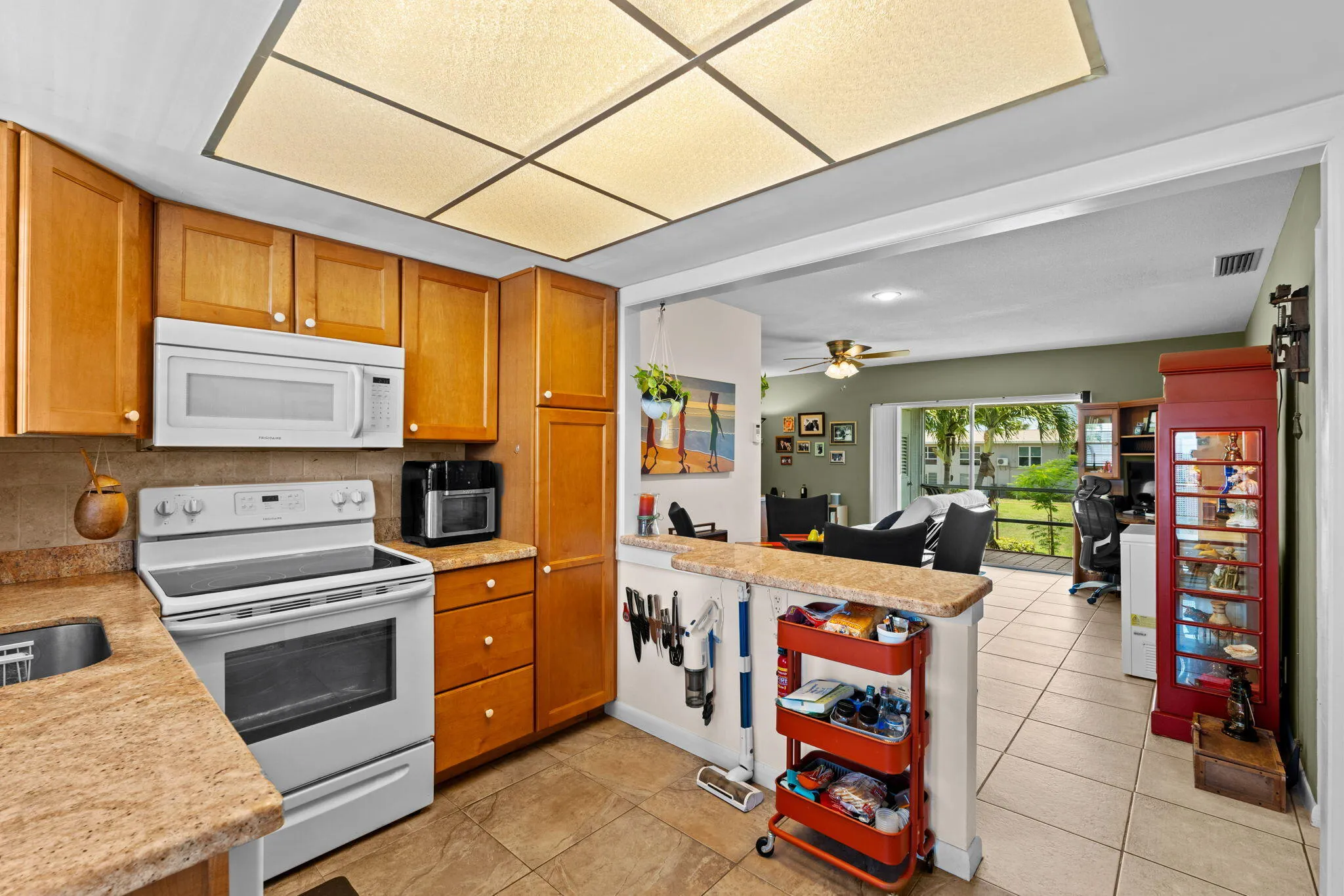 6-web-or-mls-A7409364
