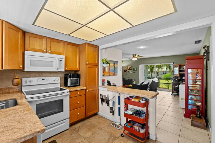6-web-or-mls-A7409364