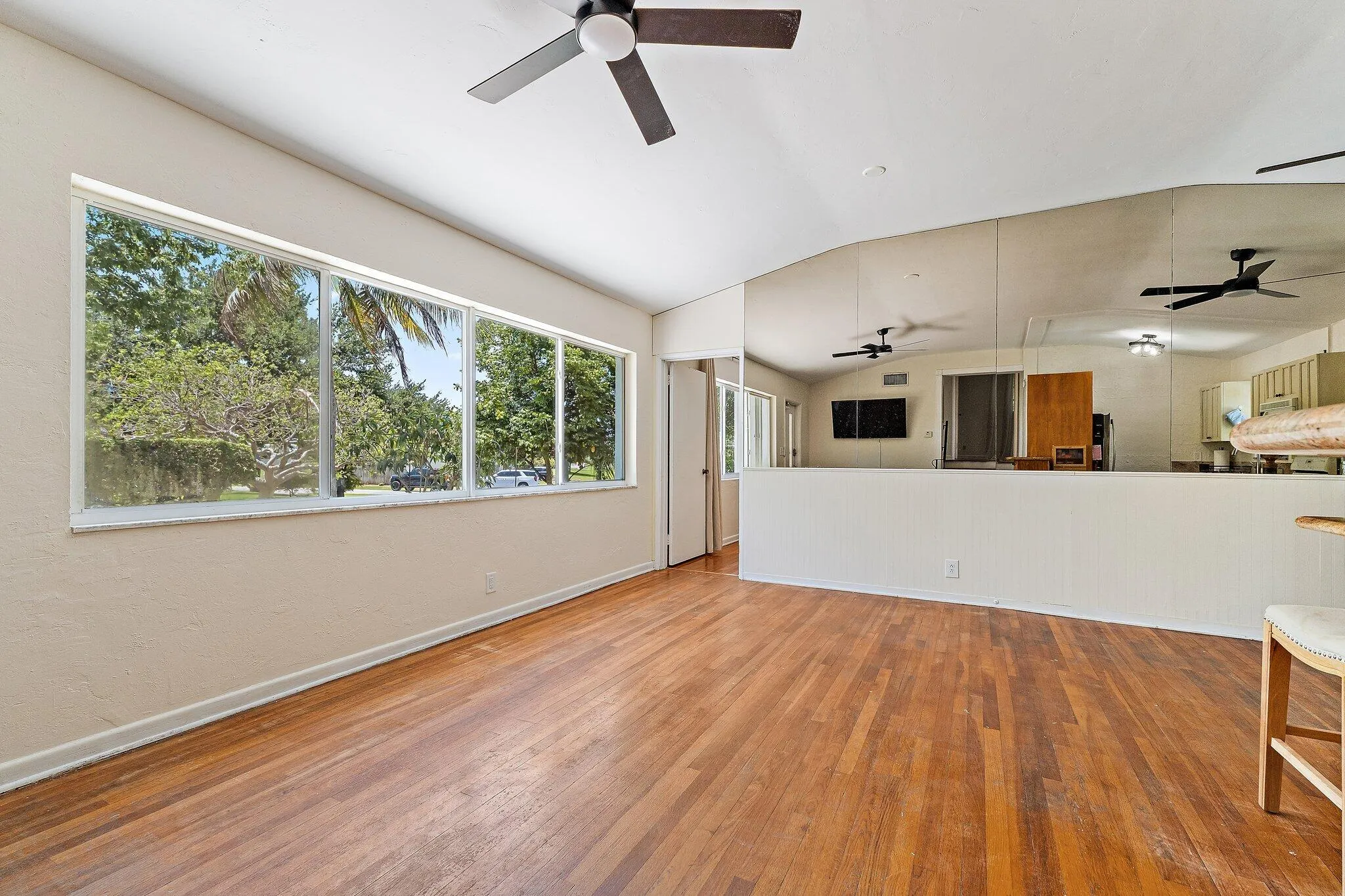 042-1429CrestDr-LakeWorth-SMALL