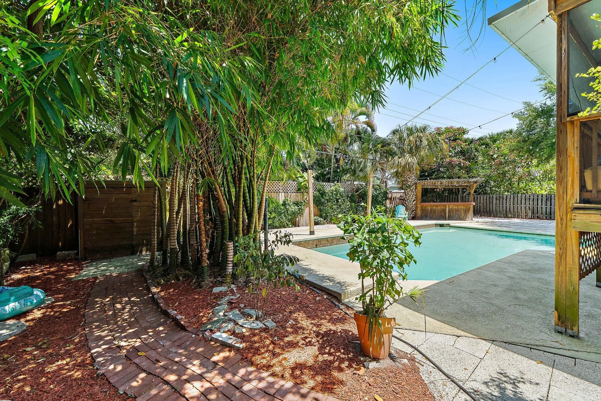 061-1429CrestDr-LakeWorth-SMALL