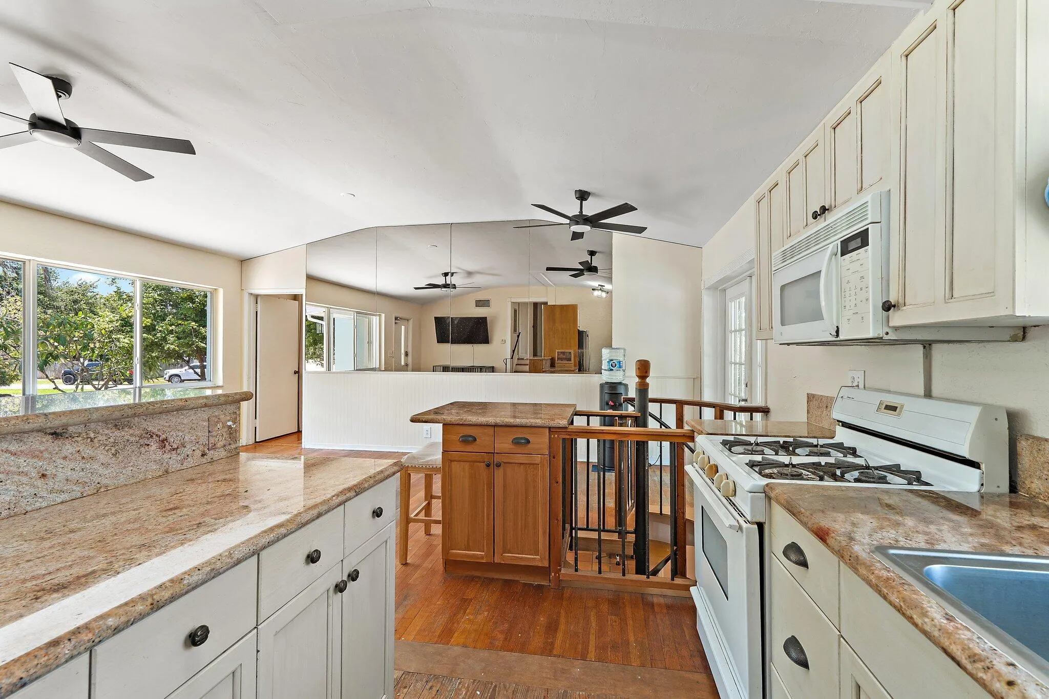 047-1429CrestDr-LakeWorth-SMALL
