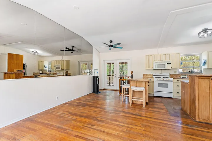 041-1429CrestDr-LakeWorth-SMALL