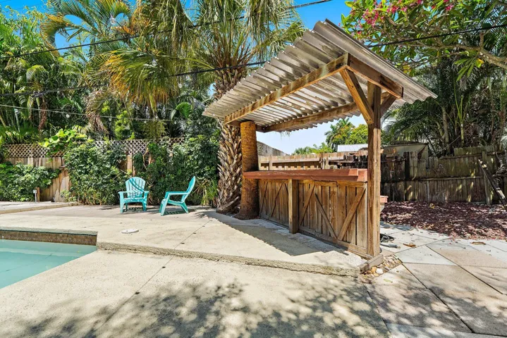 069-1429CrestDr-LakeWorth-SMALL