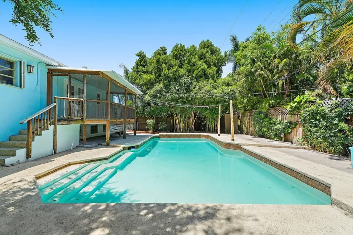 068-1429CrestDr-LakeWorth-SMALL