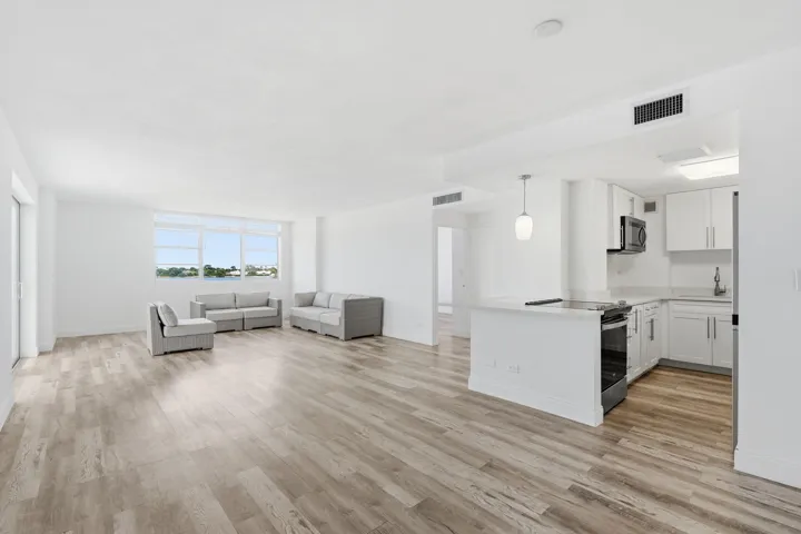 12-web-or-mls-2800_N_Flagler_Dr_Unit_410