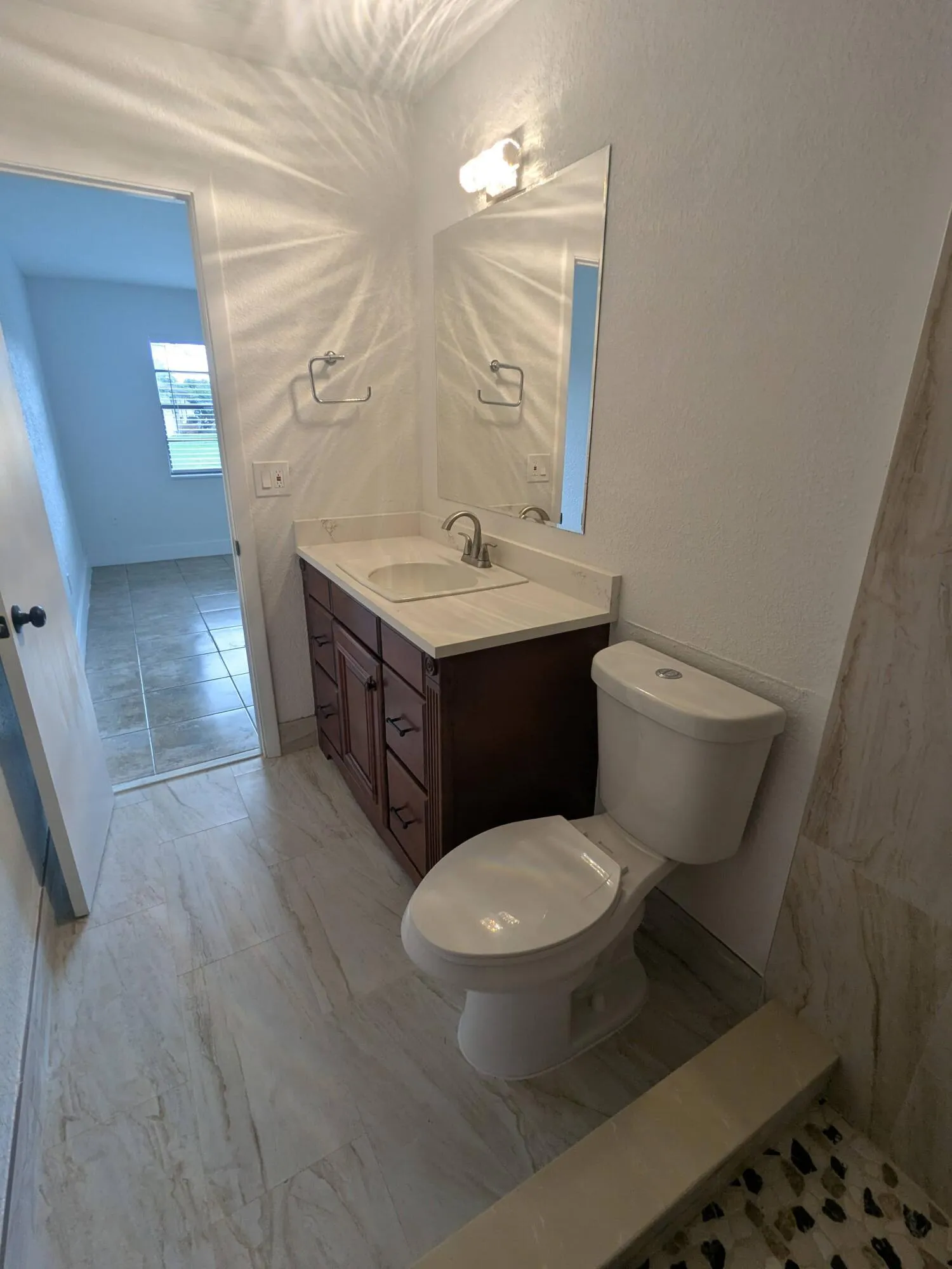 Bathroom 1b