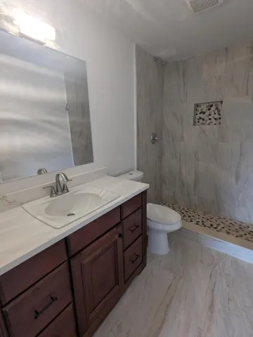 Bathroom 1a