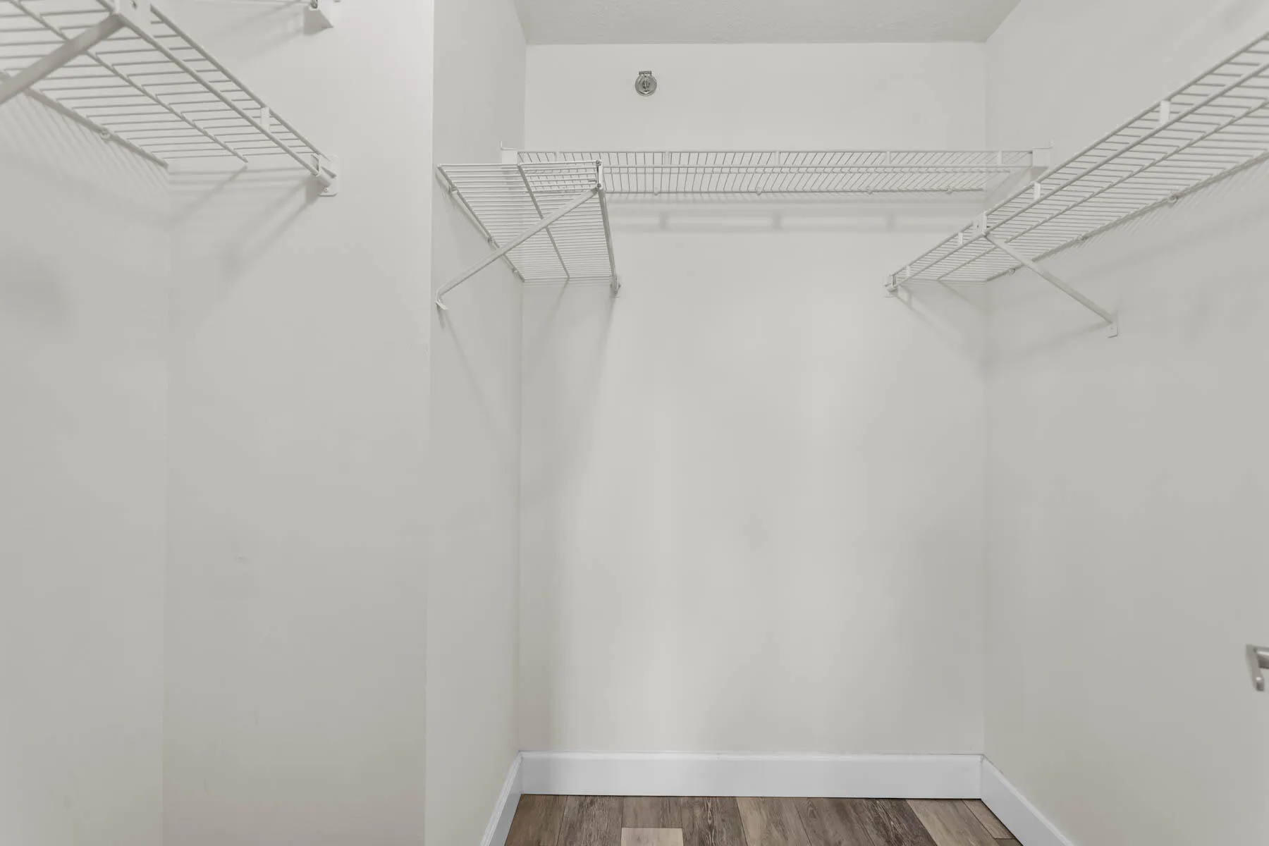 Second bedroom walkin closet