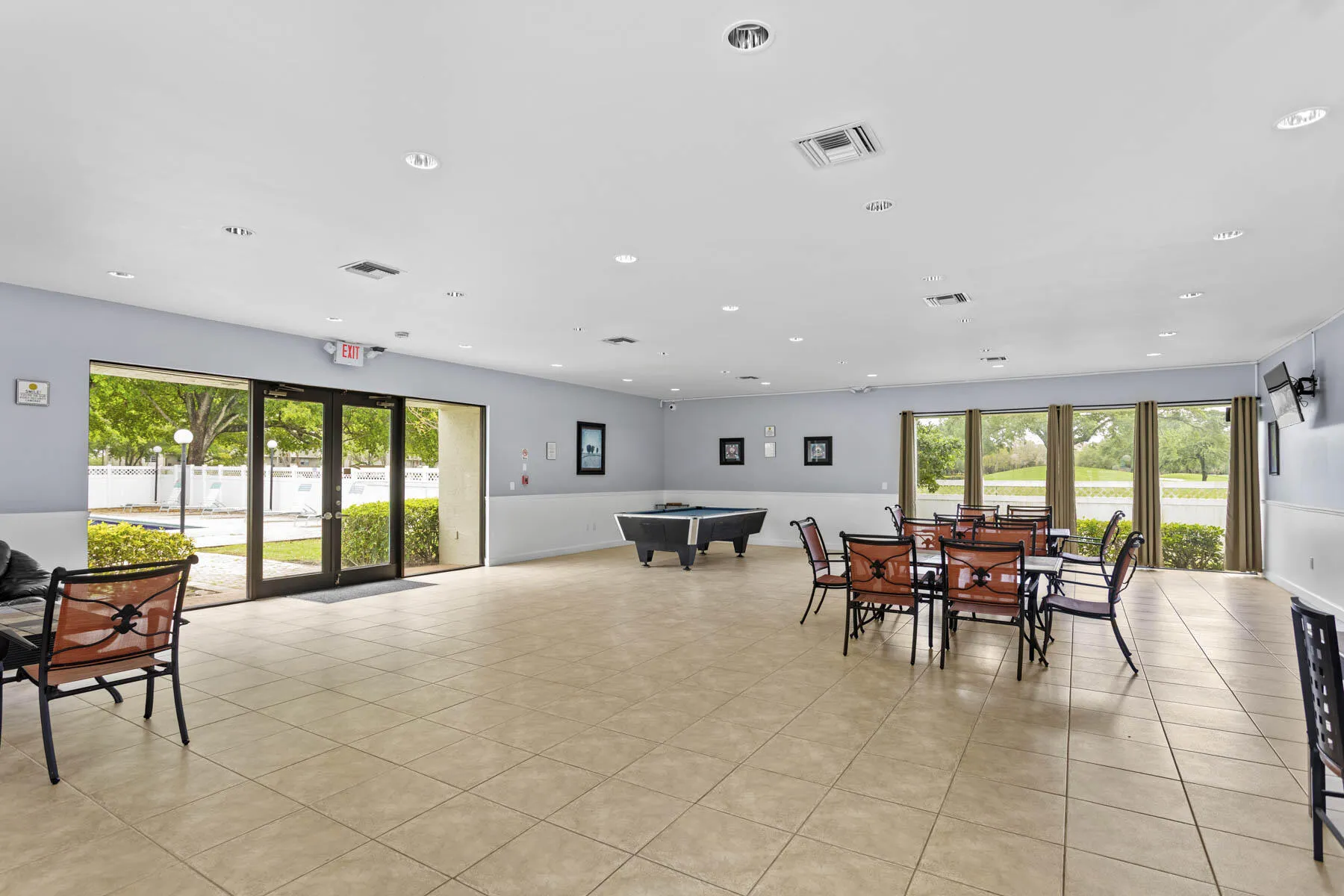 Clubhouse in walking distance from unit