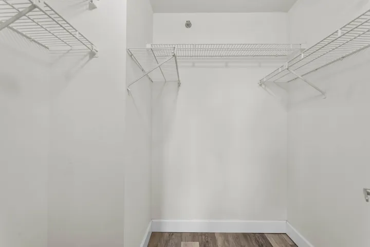 Second bedroom walkin closet