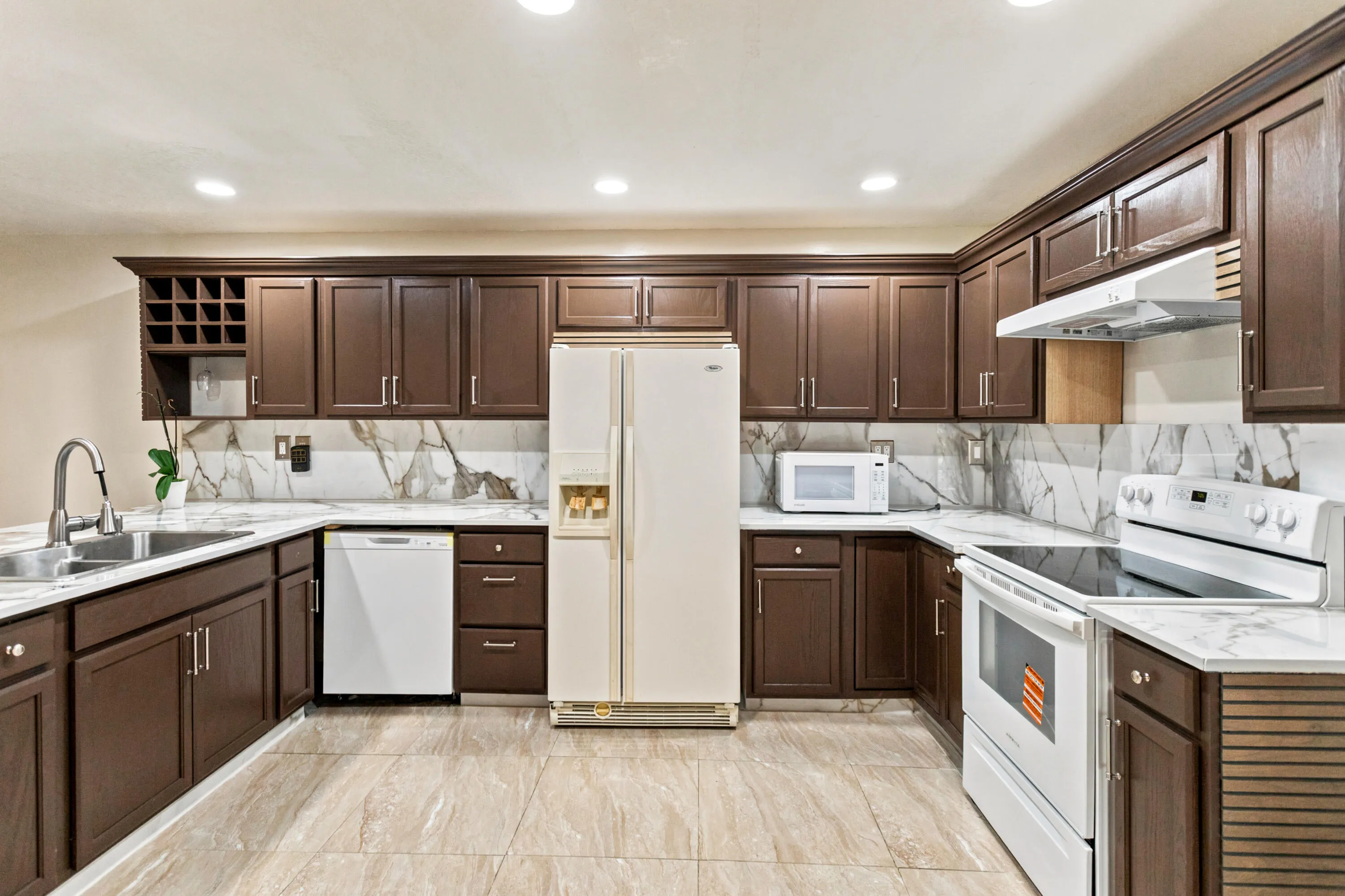 4851 KITCHEN