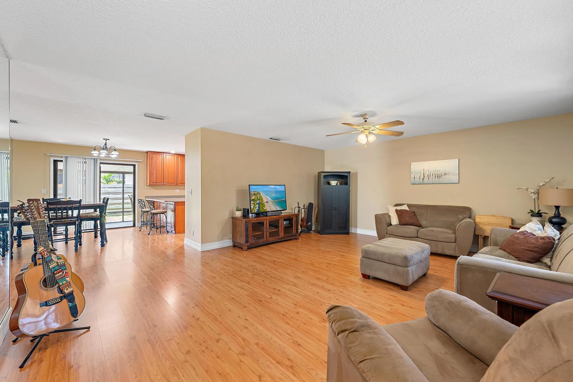 Living room 1