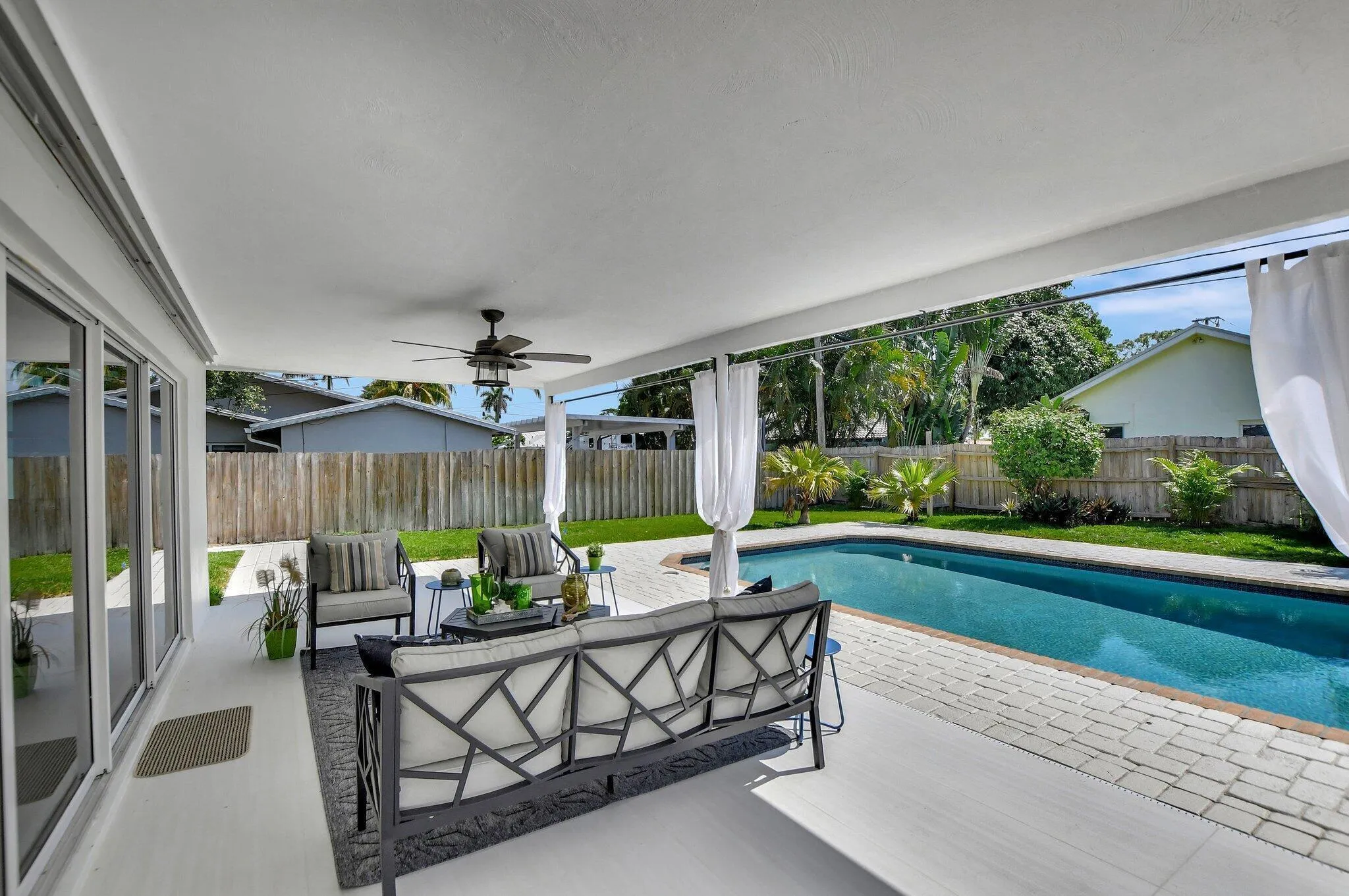 Large Open Patio/Pool