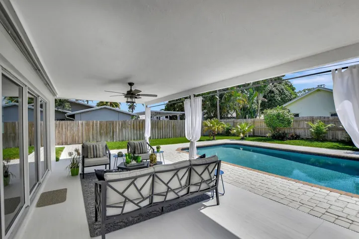 Large Open Patio/Pool
