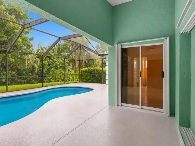 06_Pool_Privacy_Angle