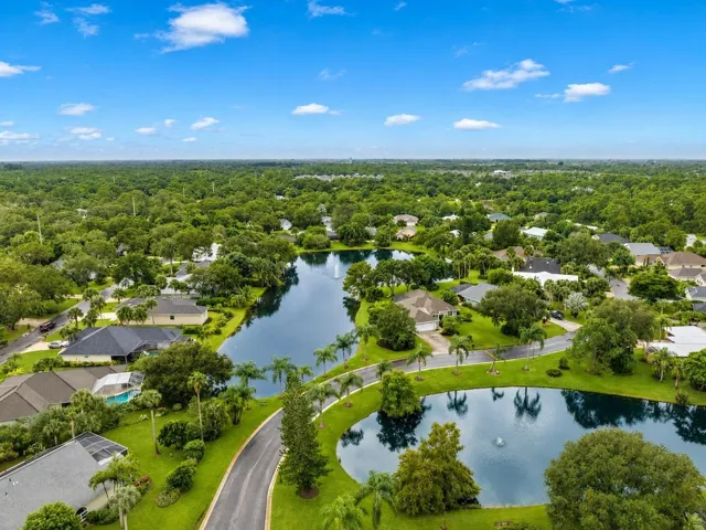 08_Community_Lake_Aerial
