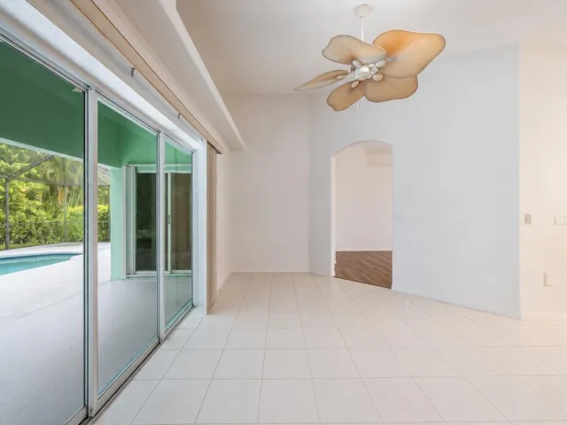 06_Interior_With_Sliding_Glass_Doors