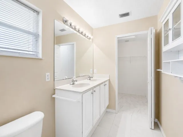 12_Primary_Bathroom