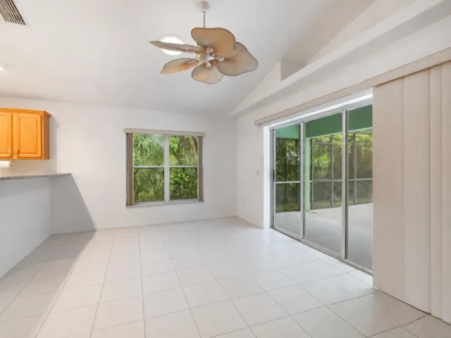 05_Open_Space_Kitchen_and_Patio