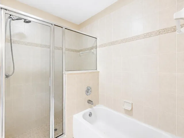 13_Tub_and_Shower