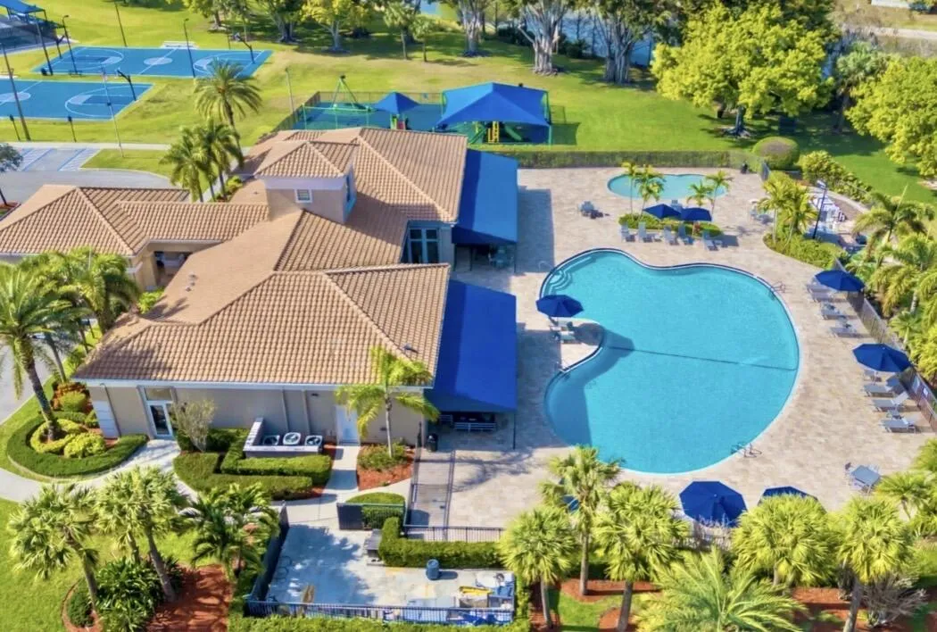 Pool, Playground, 2 Full Basketball Courts,Picnic Area, Fitness Center, Clubhouse, 6 Tennis Courts, 6 Pickleball Courts