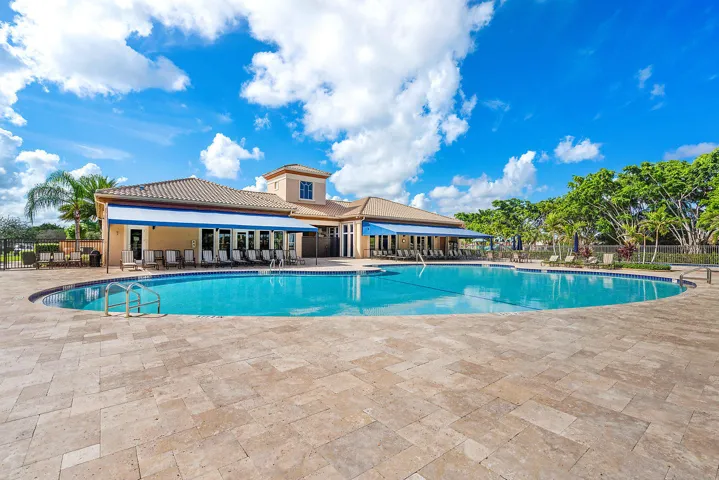 BOCA FALLS RESORT STYLE POOL
