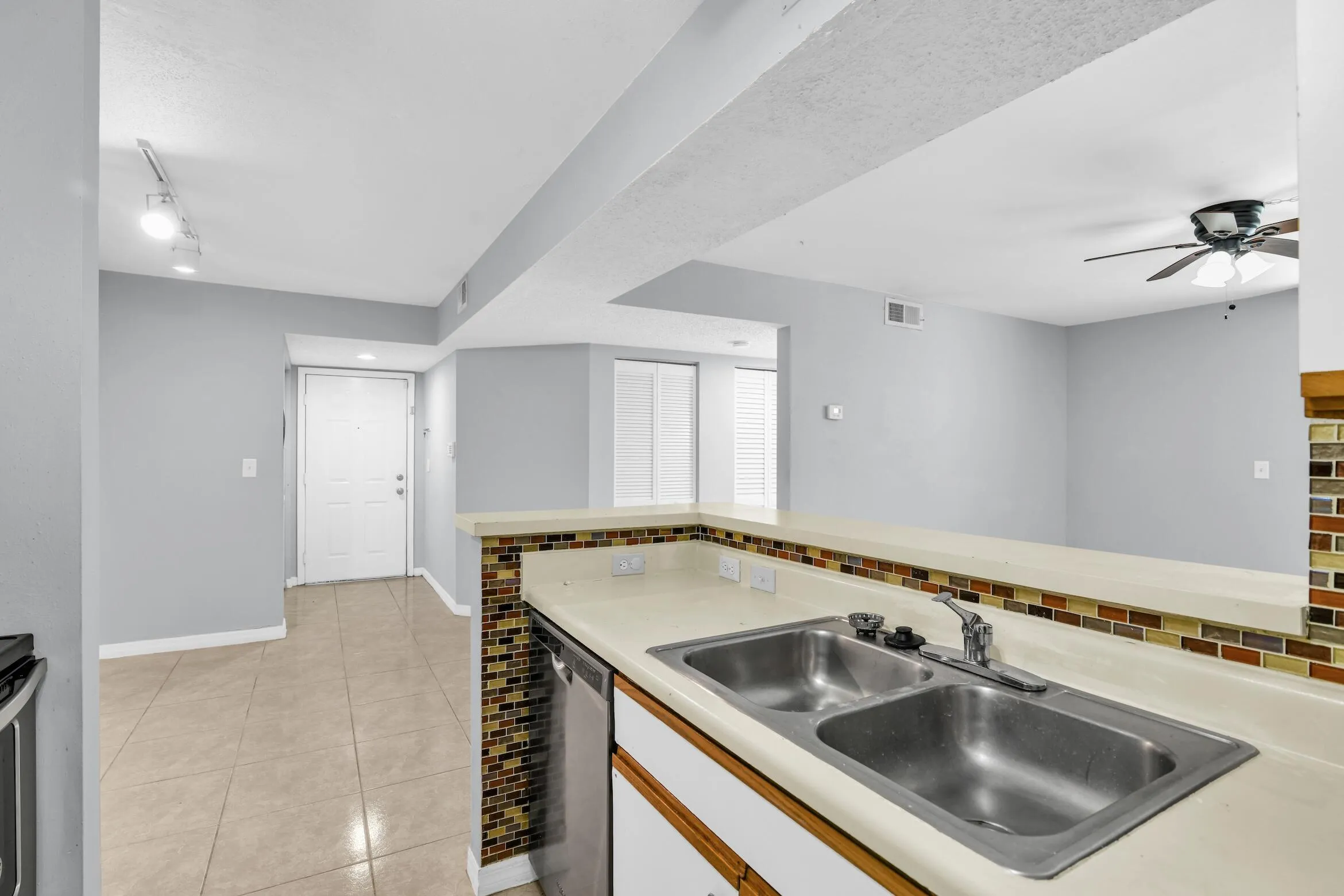 3995 W McNab Rd Pompano Beach --9