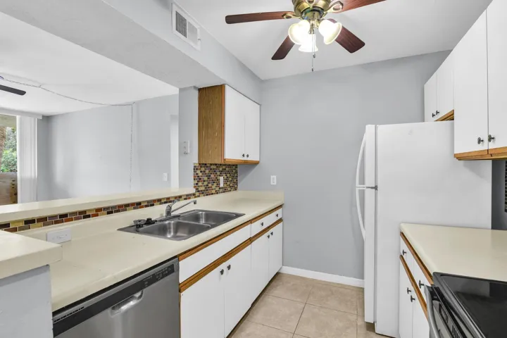 3995 W McNab Rd Pompano Beach --7