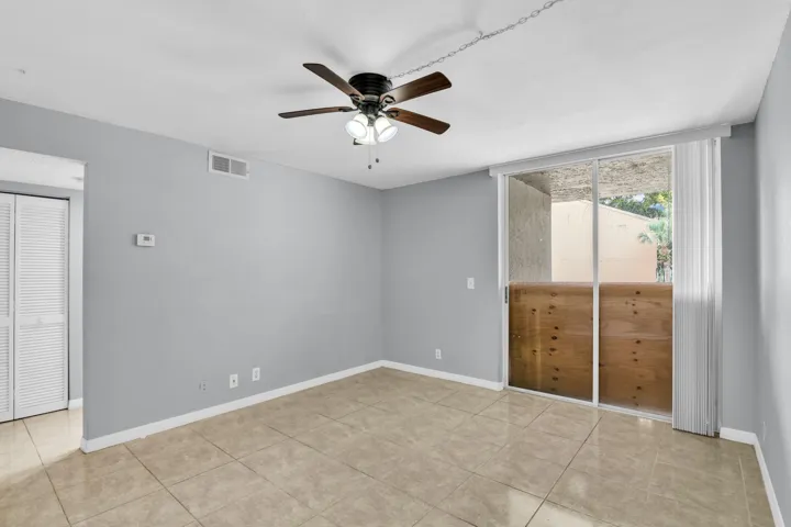 3995 W McNab Rd Pompano Beach --12
