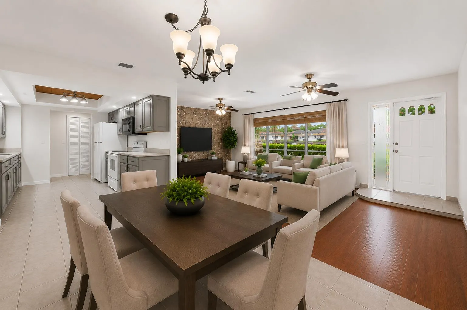 Staged dining/living