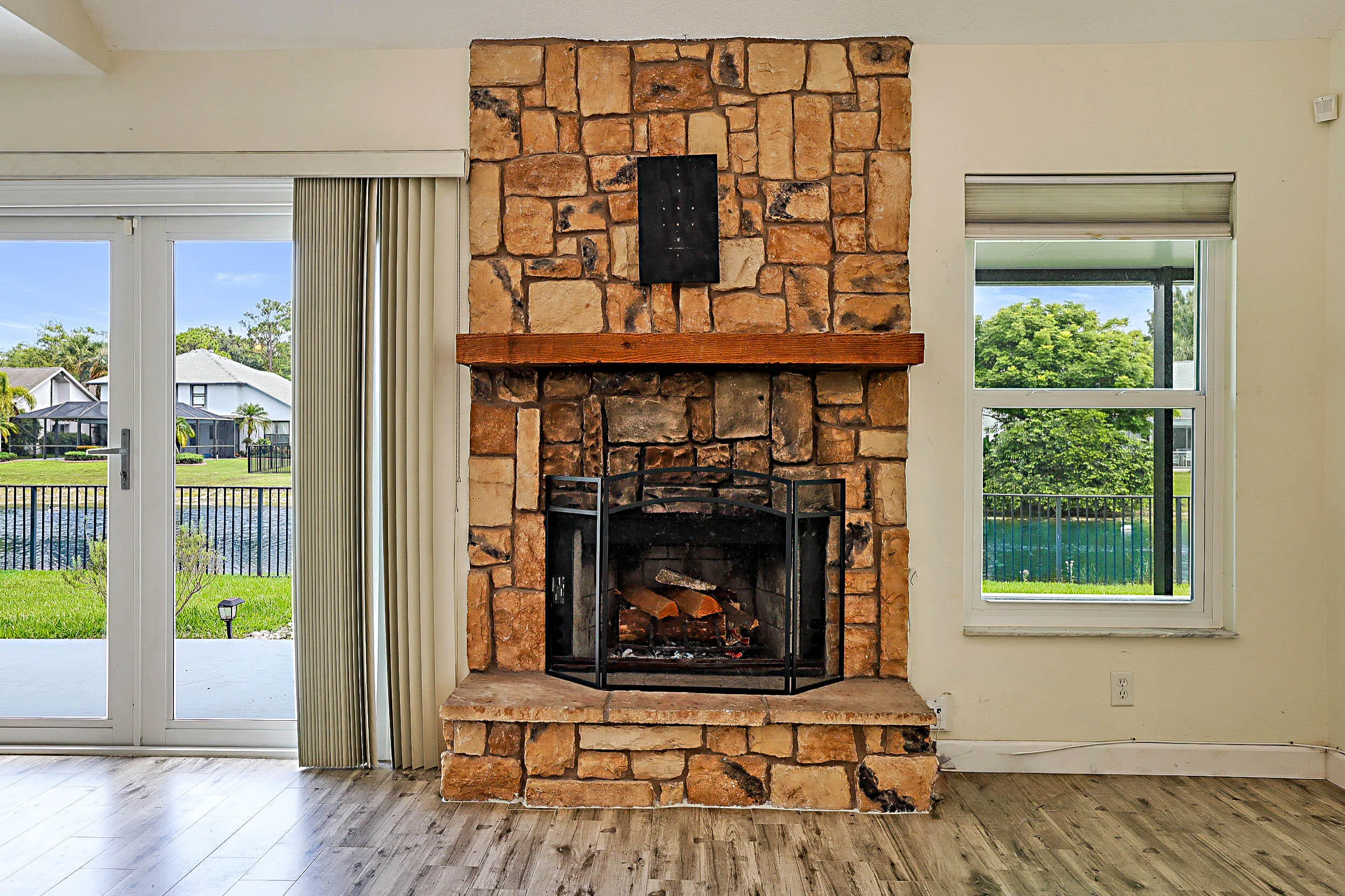 3570 Woods Walk Blvd -8