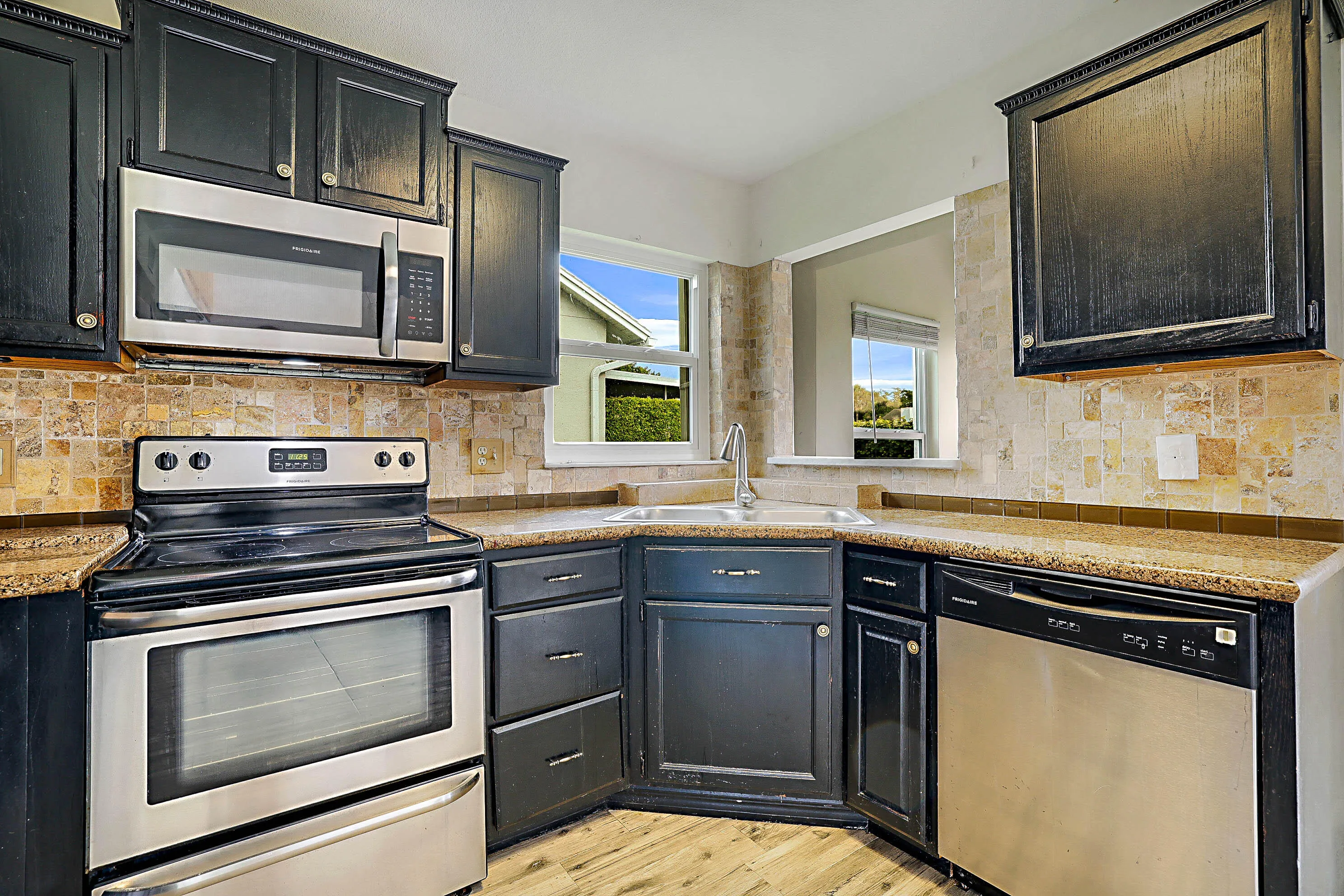 3570 Woods Walk Blvd -14