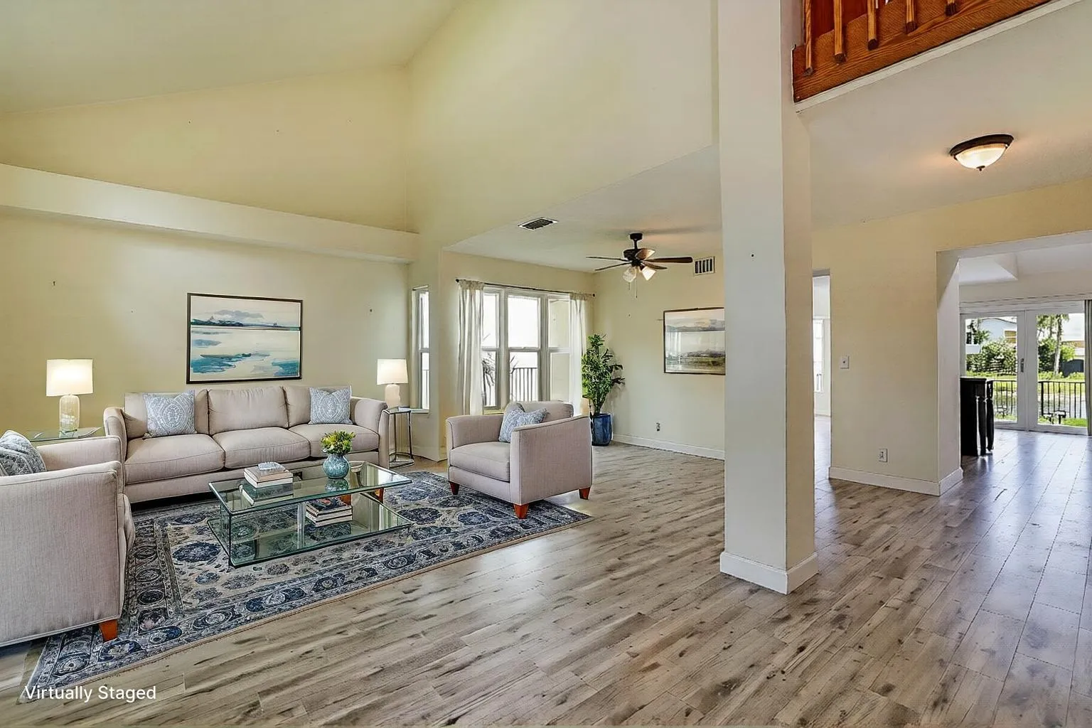 Clear-doorway - Living Room - Modern - 7