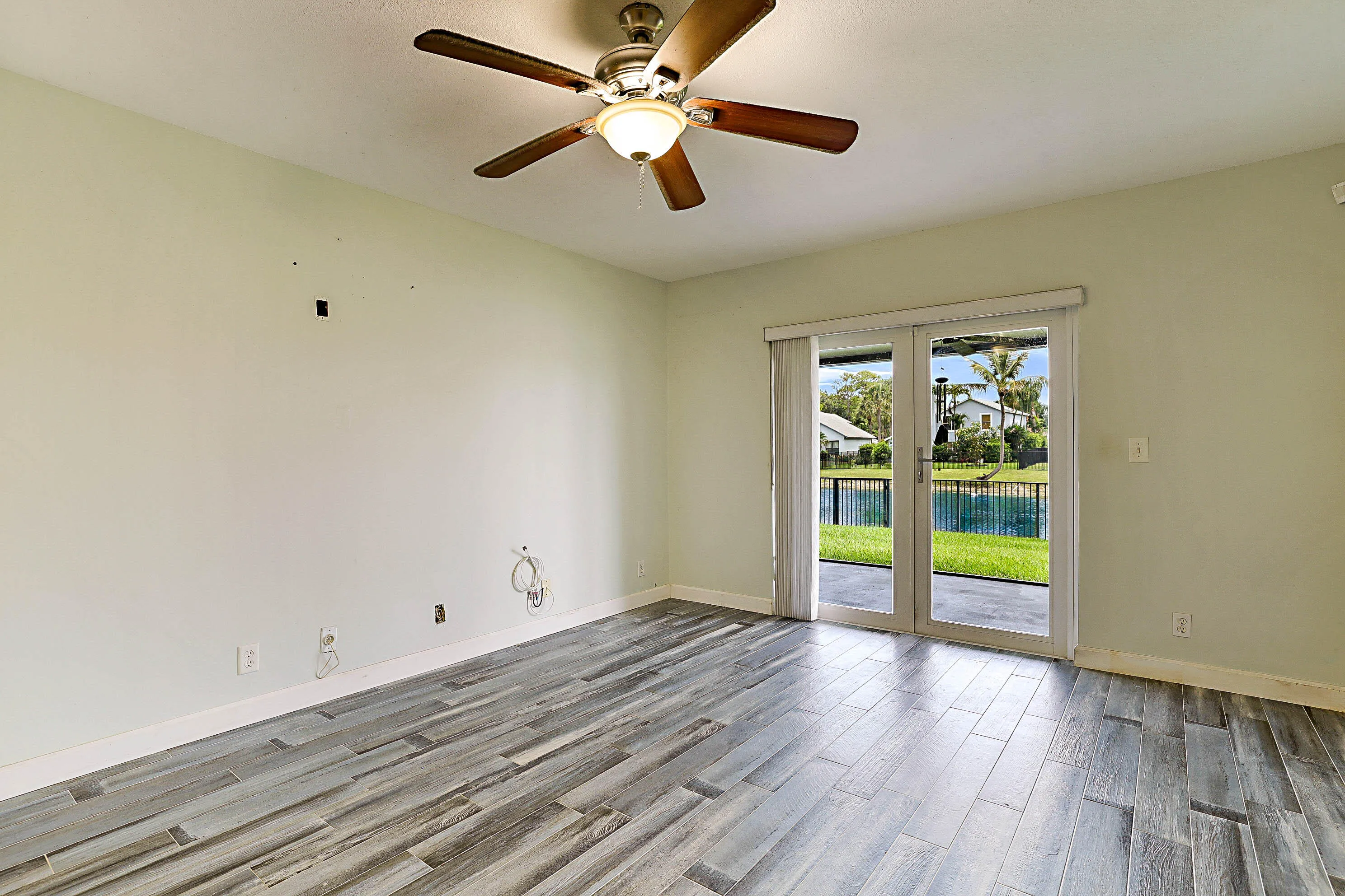 3570 Woods Walk Blvd -18