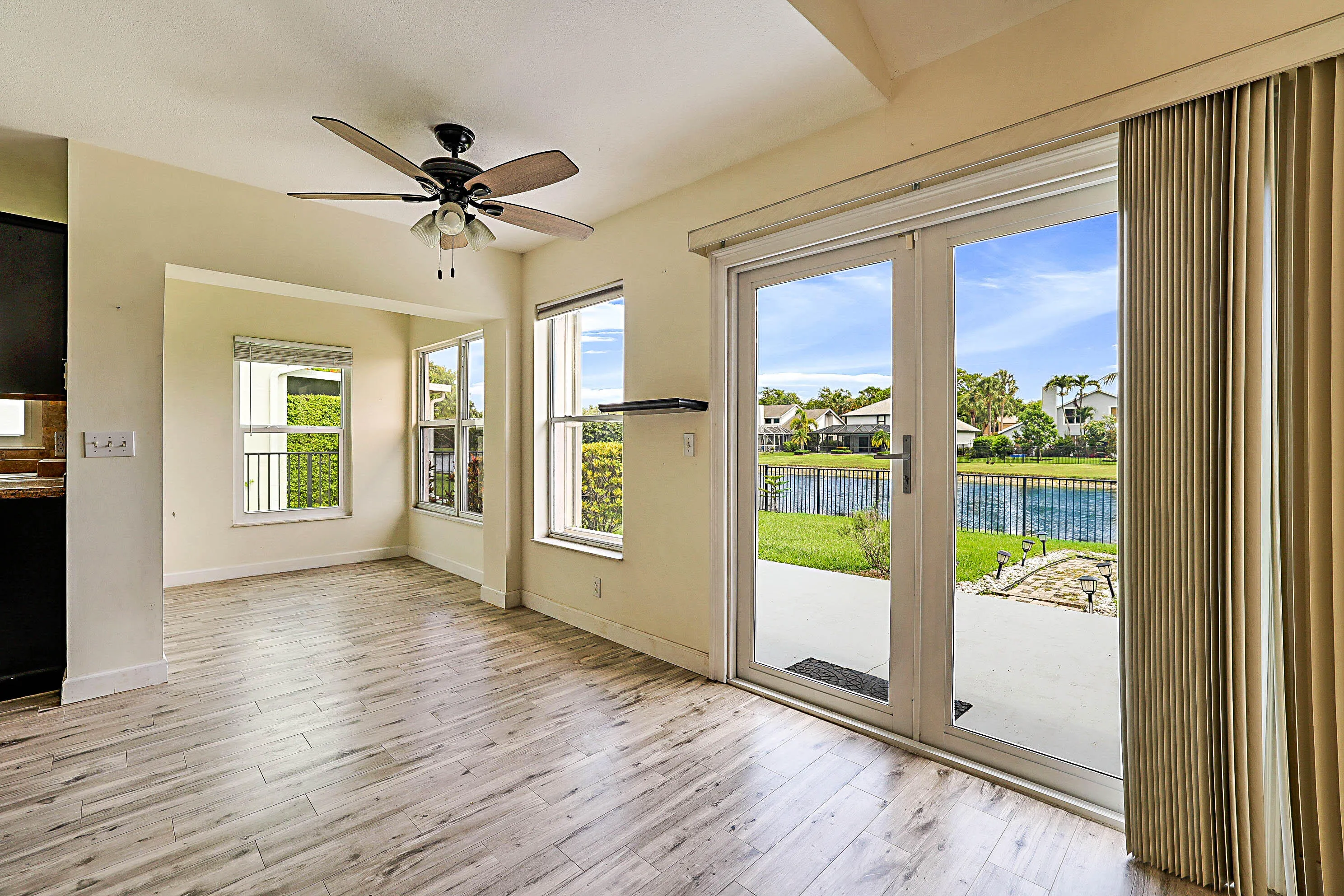 3570 Woods Walk Blvd -16