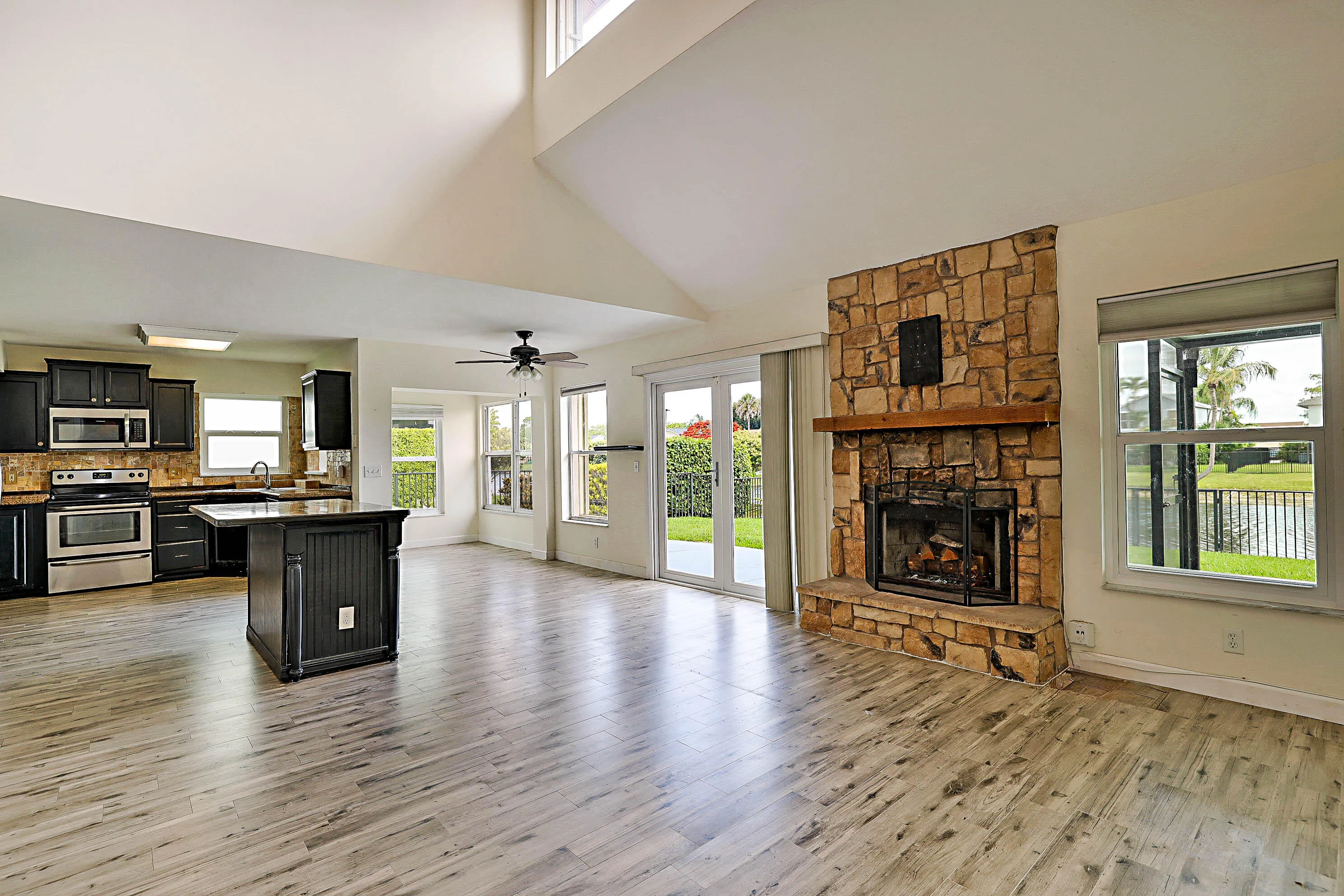 3570 Woods Walk Blvd -7