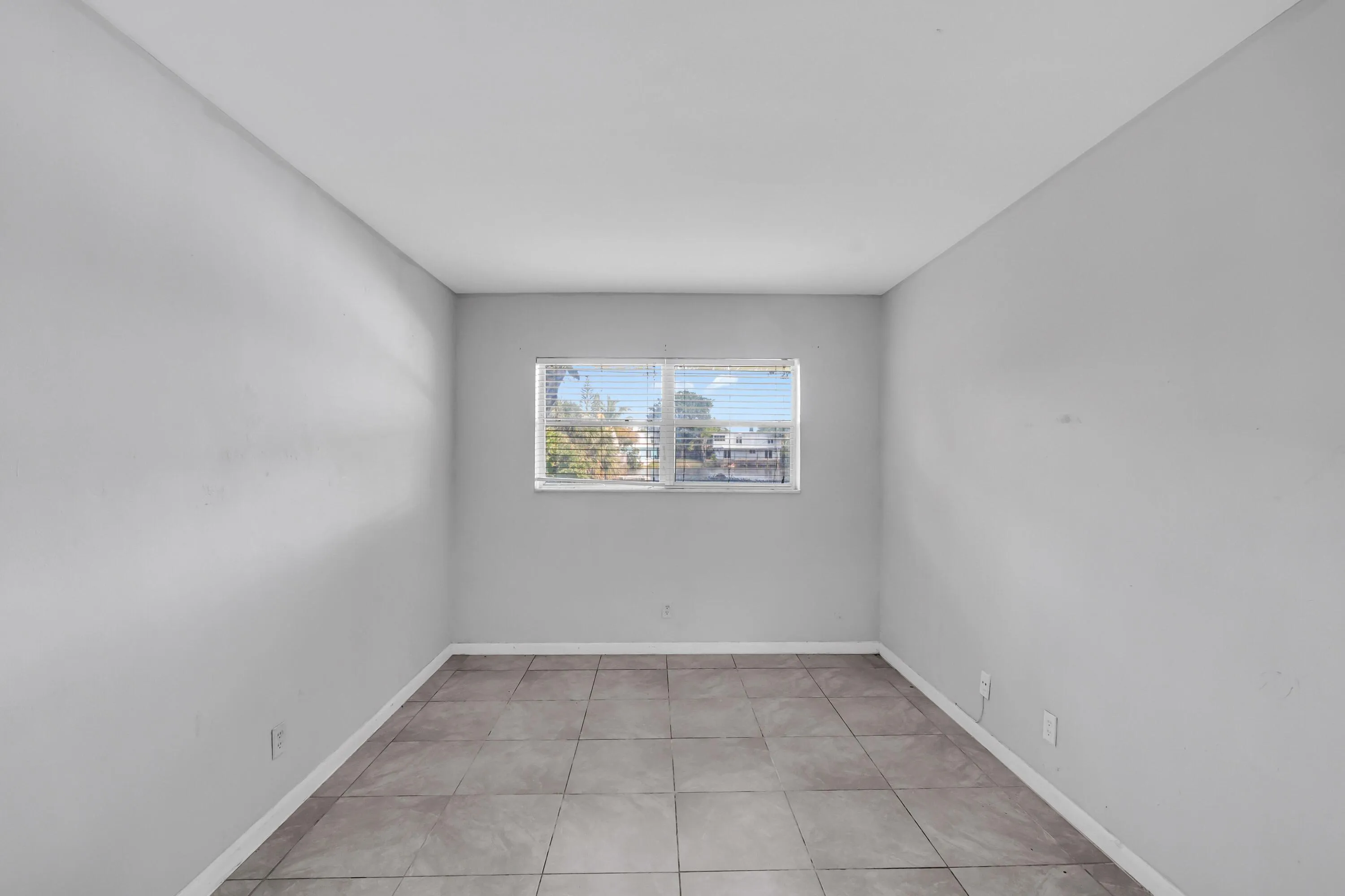 4050 NE 12th Terrace U38-3 (1)