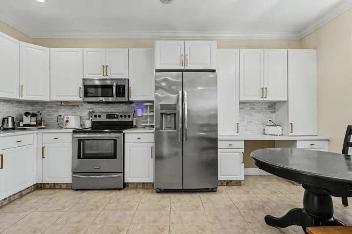 large kitchen-lots of cabinets