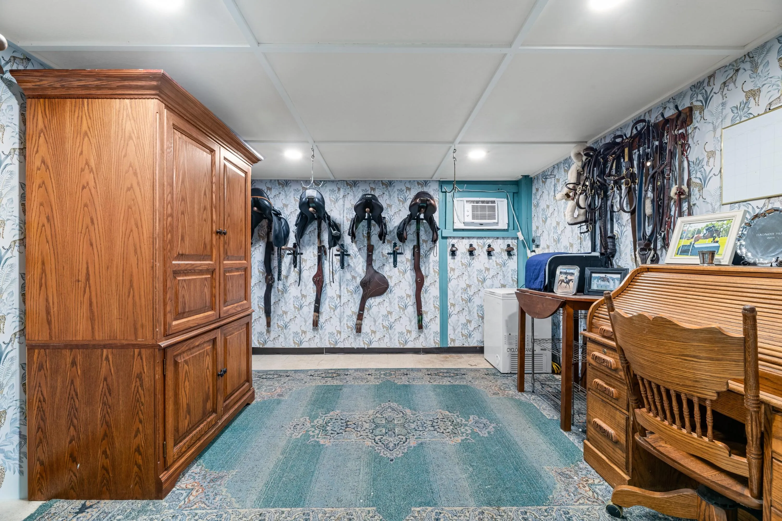 Center Aisle 7 Stall Barn