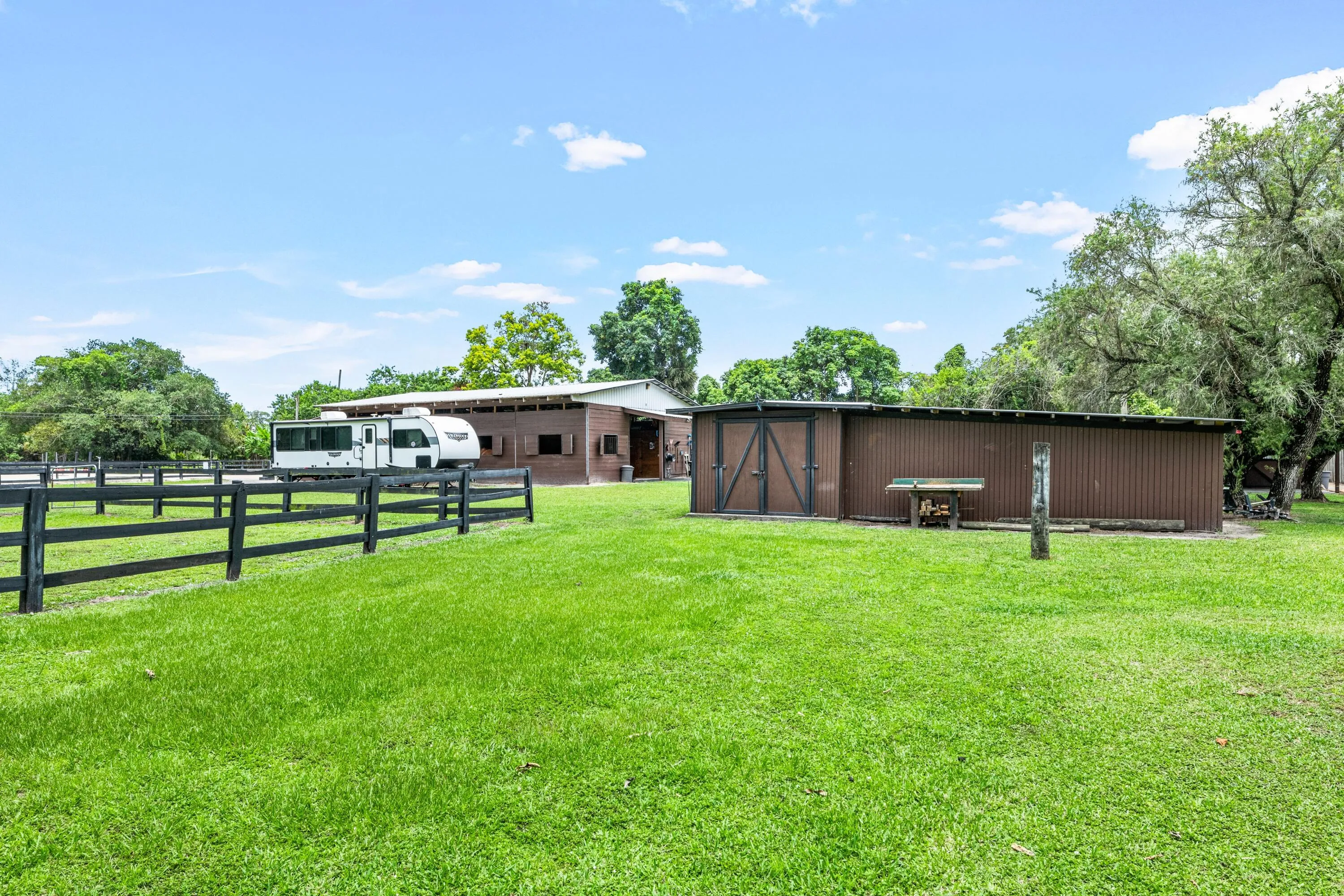 126-129-DSC 6527-4200x2800