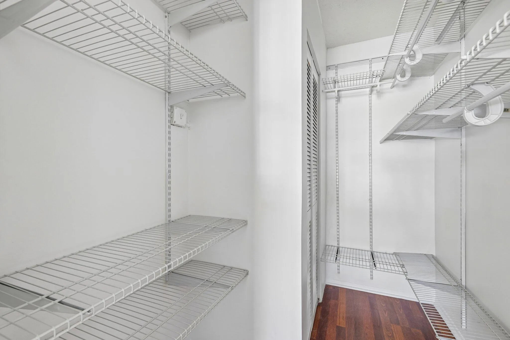 24-web-or-mls-NW 2nd Ave-S2906-024