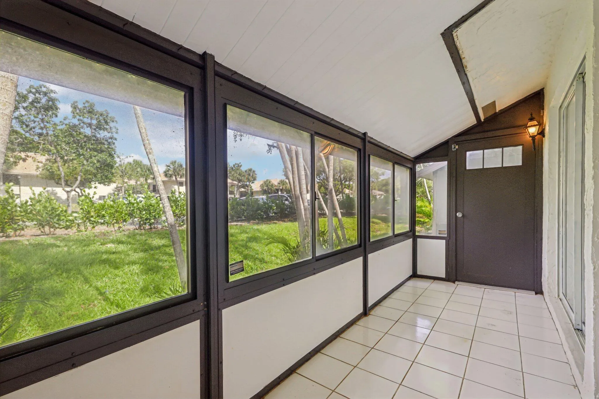 26-web-or-mls-NW 2nd Ave-S2906-026