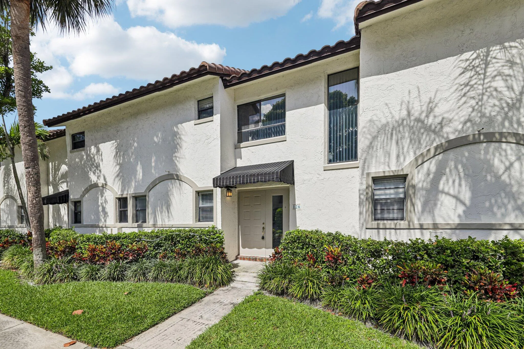 3-web-or-mls-NW 2nd Ave-S2906-003