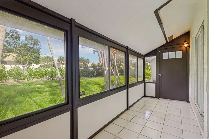 26-web-or-mls-NW 2nd Ave-S2906-026