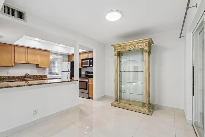 16-web-or-mls-NW 2nd Ave-S2906-016